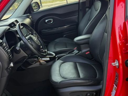 Used 2016 Kia Soul ! w/ Premium Package FWD image 10