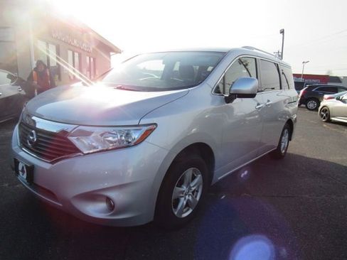 Used 2017 Nissan Quest SV image 1