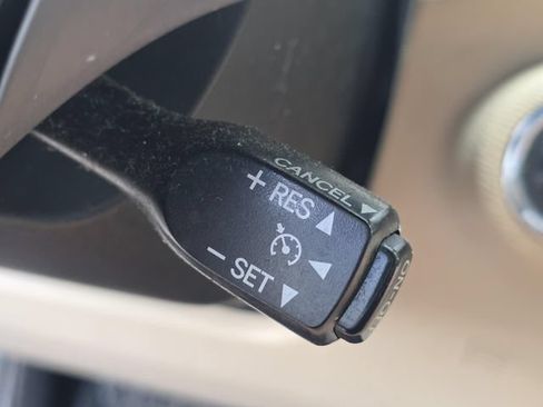 Used 2010 Toyota Venza FWD image 27