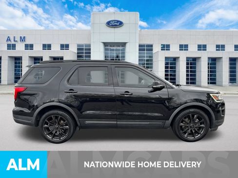 Used 2019 Ford Explorer XLT w/ Equipment Group 202A image 5