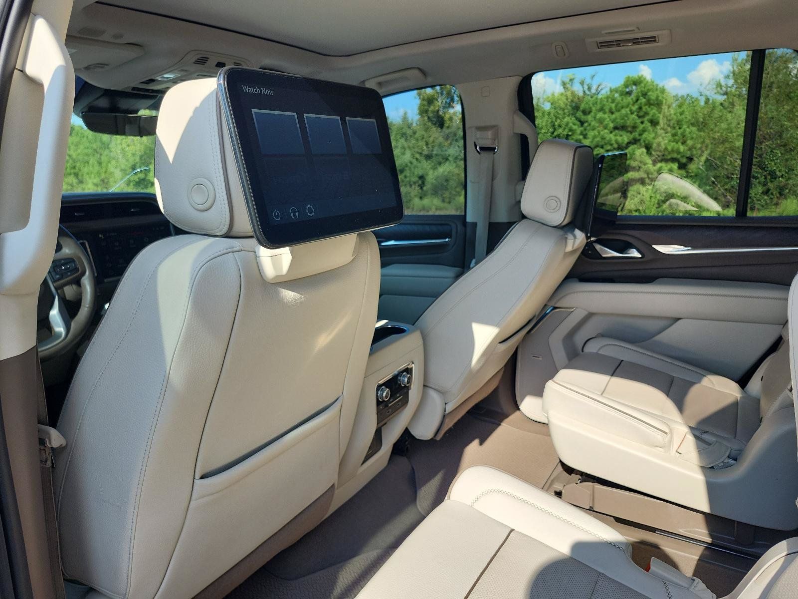Used 2023 GMC Yukon Denali w/ Denali Reserve Package AWD/4WD image 12