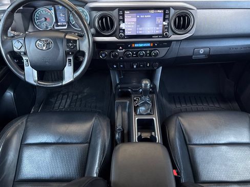 Used 2020 Toyota Tacoma SR5 AWD/4WD image 14