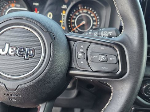 Used 2025 Jeep Wrangler Unlimited Sport AWD/4WD image 13