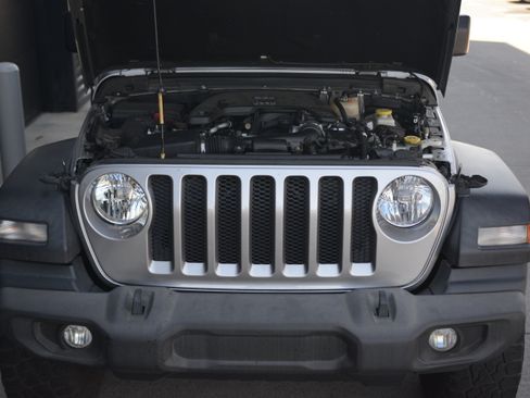 Used 2018 Jeep Wrangler Unlimited Sport AWD/4WD image 31