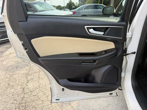 Used 2019 Ford Edge SEL w/ Cold Weather Package AWD/4WD image 11