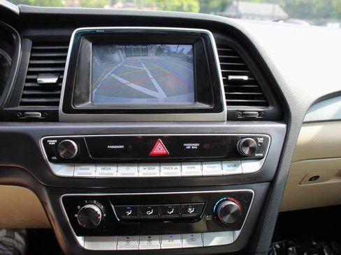 Used 2019 Hyundai Sonata SE FWD image 20
