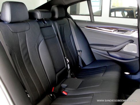 Used 2022 BMW 540i w/ M Sport Package image 49