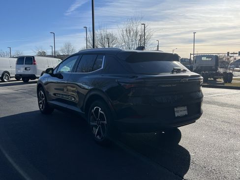New 2026 Chevrolet Equinox EV LT AWD/4WD image 7