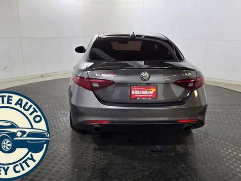 Used 2022 Alfa Romeo Giulia Ti image 6