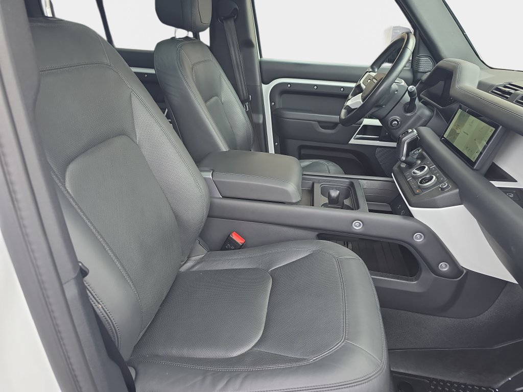 Used 2024 Land Rover Defender 110 S AWD/4WD image 12