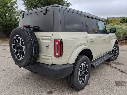 New 2025 Ford Bronco Outer Banks AWD/4WD image 3