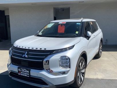 Used 2025 Mitsubishi Outlander SE