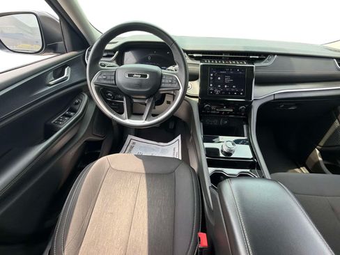 Used 2023 Jeep Grand Cherokee L Laredo AWD/4WD image 12
