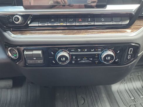 New 2026 GMC Sierra 1500 Elevation w/ LPO, Elevation Black Package AWD/4WD image 29