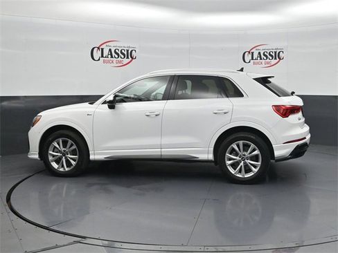 Used 2021 Audi Q3 2.0T Premium w/ Convenience Package image 2