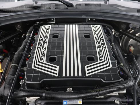Used 2020 Chevrolet Camaro ZL1 RWD image 19