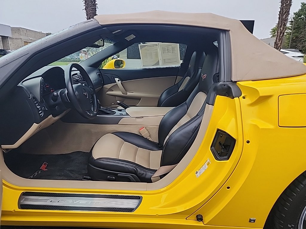 Used 2007 Chevrolet Corvette Convertible w/ Preferred Equipment Group RWD image 8
