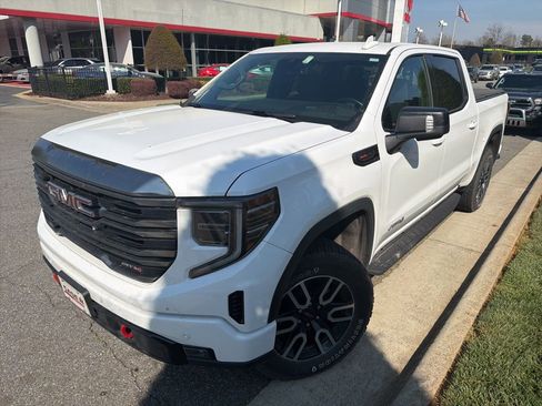 Used 2024 GMC Sierra 1500 AT4 w/ AT4 Premium Package image 10