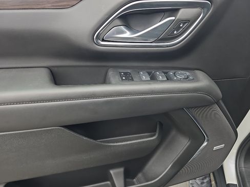 Used 2024 Chevrolet Tahoe Z71 w/ Luxury Package AWD/4WD image 13