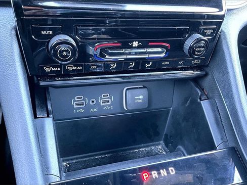 Certified 2024 Jeep Grand Cherokee L Laredo image 34