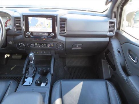Used 2022 Nissan Frontier PRO-4X w/ Pro-4X Premium Package image 16
