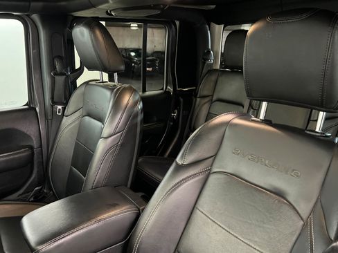 Used 2020 Jeep Gladiator Overland image 16