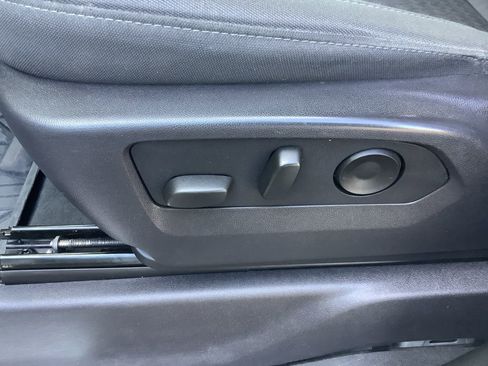 Used 2024 Chevrolet Silverado 2500 LT image 28