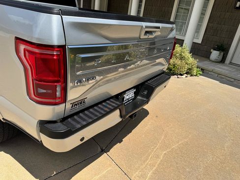 Used 2016 Ford F150 Platinum w/ Equipment Group 701A Luxury AWD/4WD image 40