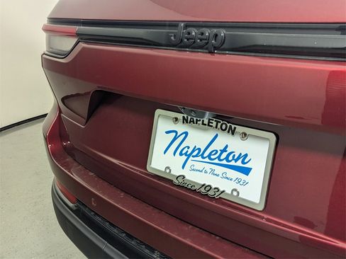 New 2025 Jeep Grand Cherokee Limited w/ Luxury Tech Group II image 8