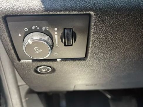 Used 2017 Jeep Grand Cherokee Overland AWD/4WD image 26