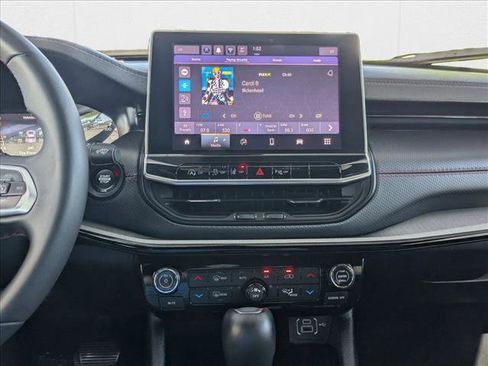 Used 2024 Jeep Compass Trailhawk image 14