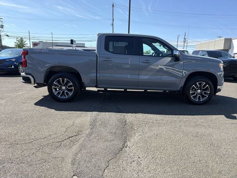 Used 2024 Chevrolet Silverado 1500 LT AWD/4WD image 6