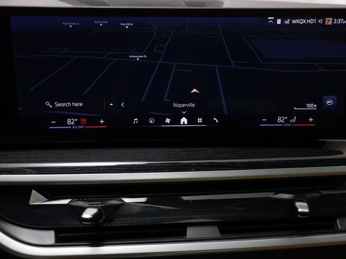 Used 2025 BMW X7 xDrive40i w/ M Sport Package image 10