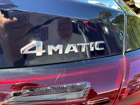 Used 2024 Mercedes-Benz GLC 300 4MATIC image 10