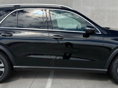 Used 2025 Mercedes-Benz GLE 450e 4MATIC image 3