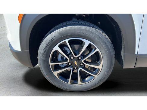 Certified 2026 Chevrolet TrailBlazer LT w/ LT Cold Weather Package AWD/4WD image 35