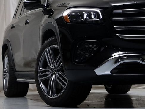 Certified 2025 Mercedes-Benz GLS 450 4MATIC image 4