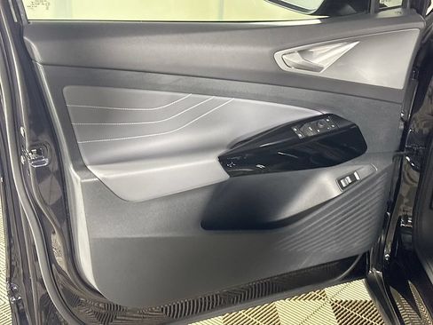 Certified 2023 Volkswagen ID.4 Pro S AWD/4WD image 12