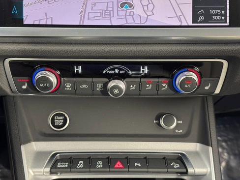 Used 2023 Audi Q3 2.0T Premium Plus image 29