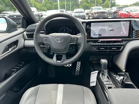 Used 2026 Toyota Camry SE FWD image 17