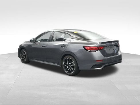 Used 2024 Nissan Sentra SR w/ SR Premium Package FWD image 3