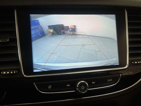 Used 2020 Buick Encore Preferred AWD/4WD image 18