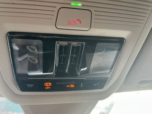 Certified 2025 Volkswagen Atlas SEL Premium R-Line image 24