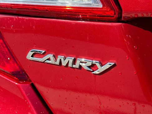 Used 2014 Toyota Camry FWD image 12