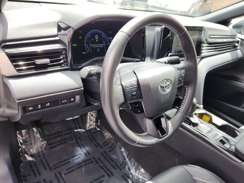 Certified 2025 Toyota Camry SE FWD image 11