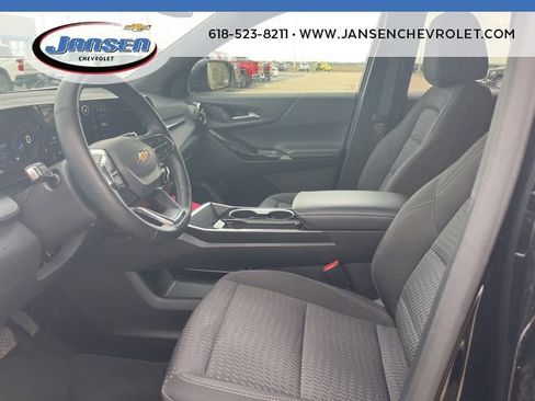 Used 2025 Chevrolet Equinox LT image 11