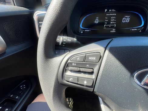 Used 2025 Hyundai Venue SE FWD image 20