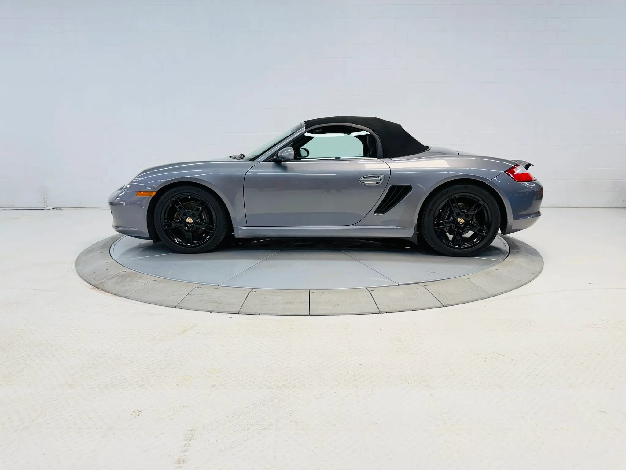 Used 2005 Porsche Boxster RWD image 17