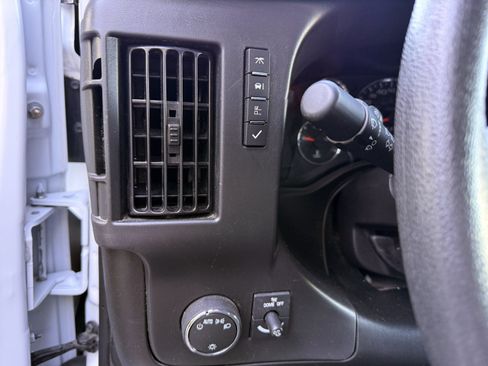 Used 2025 GMC Savana 2500 w/ Driver Convenience Package RWD image 8