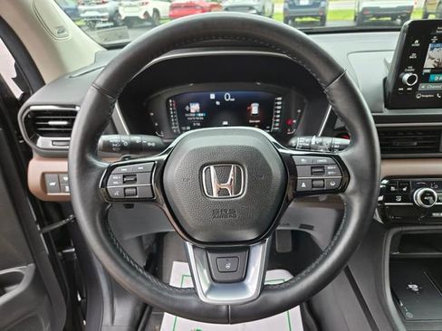 Used 2025 Honda Pilot Elite image 32